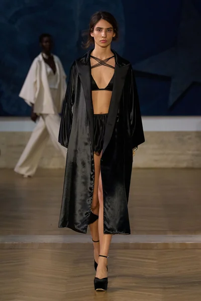 Look 9